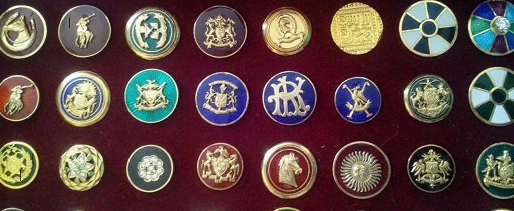 button banner